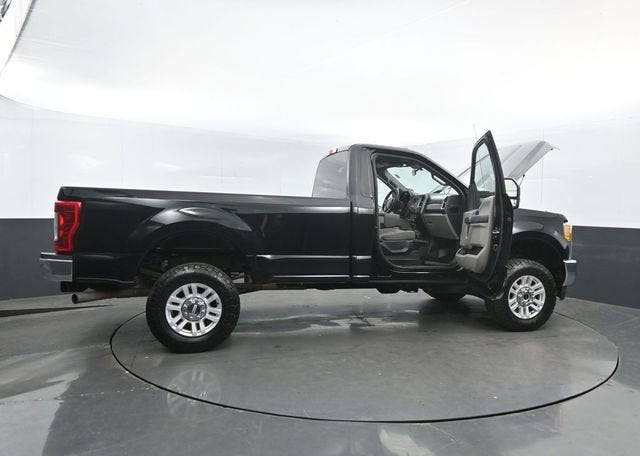 2017 Ford Super Duty F-350 SRW XL