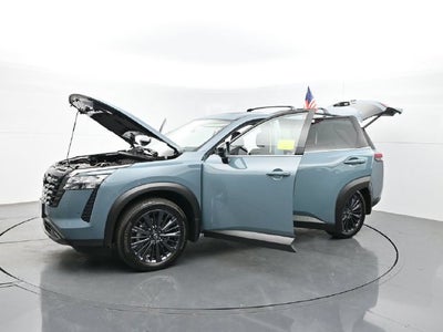 2026 Nissan Pathfinder SL