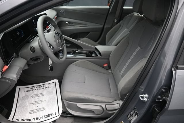 2025 Hyundai Elantra SE
