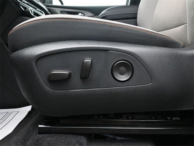 2025 Chevrolet Traverse LT 2LT