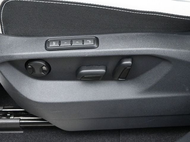 2025 Volkswagen Atlas Cross Sport 2.0T SEL Premium R-Line