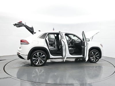 2024 Volkswagen Atlas Cross Sport 2.0T SEL Premium R-Line