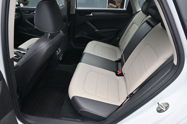 2020 Volkswagen Passat 2.0T R-Line