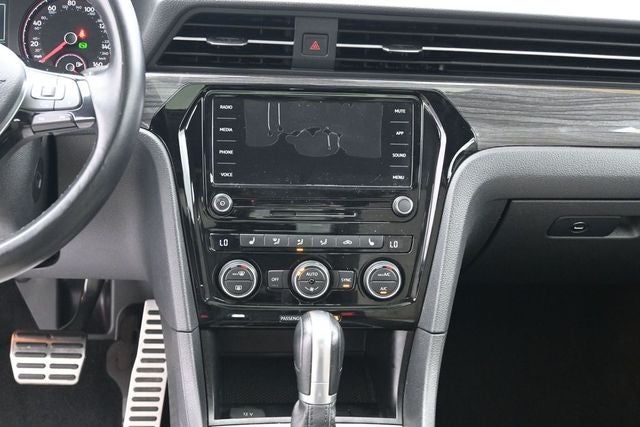 2020 Volkswagen Passat 2.0T R-Line