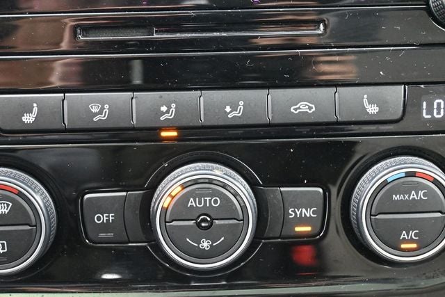 2020 Volkswagen Passat 2.0T R-Line