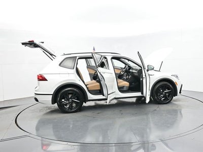 2023 Volkswagen Tiguan 2.0T SE R-Line Black