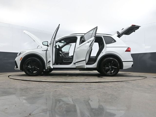 2024 Volkswagen Tiguan 2.0T SE R-Line Black