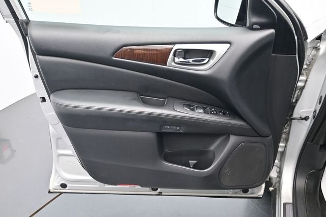 2016 Nissan Pathfinder SL