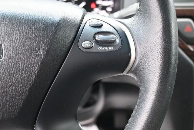 2016 Nissan Pathfinder SL