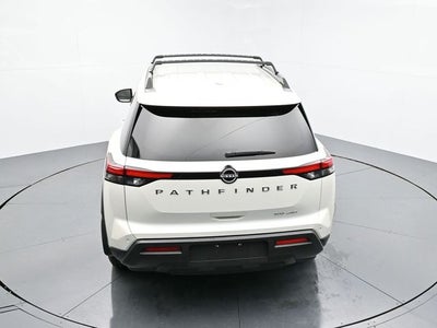 2022 Nissan Pathfinder SV