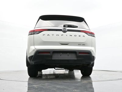 2022 Nissan Pathfinder SV