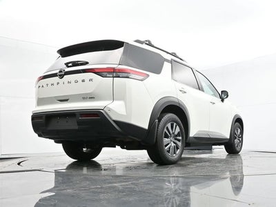 2022 Nissan Pathfinder SV