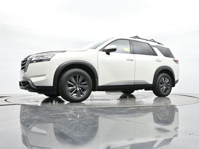2022 Nissan Pathfinder SV