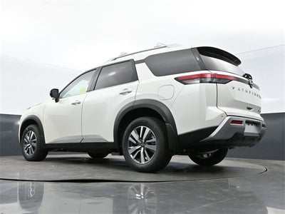 2024 Nissan Pathfinder SL