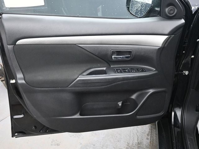 2017 Mitsubishi Outlander ES