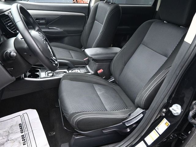 2017 Mitsubishi Outlander ES