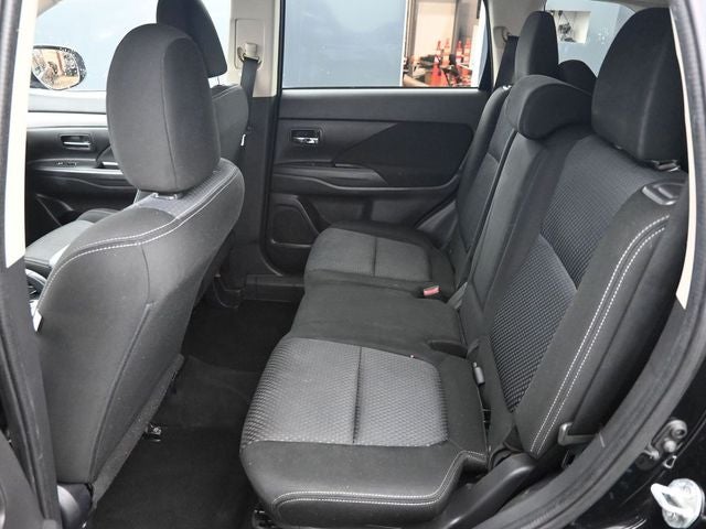 2017 Mitsubishi Outlander ES