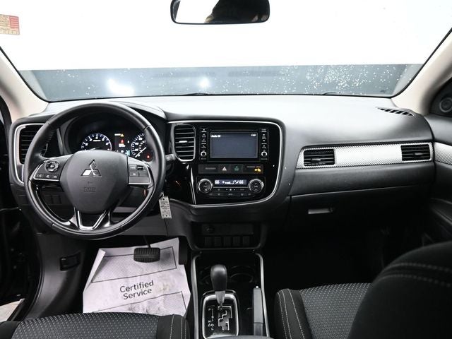 2017 Mitsubishi Outlander ES