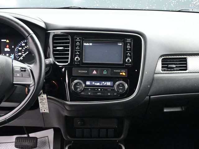 2017 Mitsubishi Outlander ES