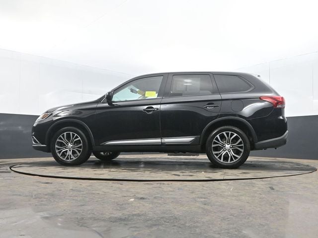 2017 Mitsubishi Outlander ES