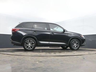 2017 Mitsubishi Outlander ES