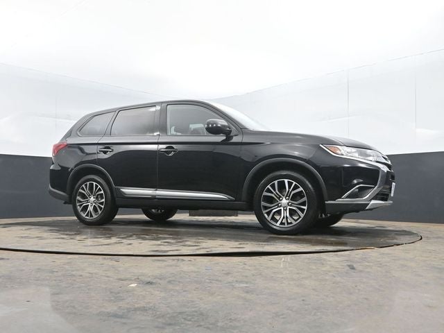 2017 Mitsubishi Outlander ES