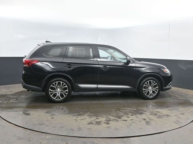 2017 Mitsubishi Outlander ES