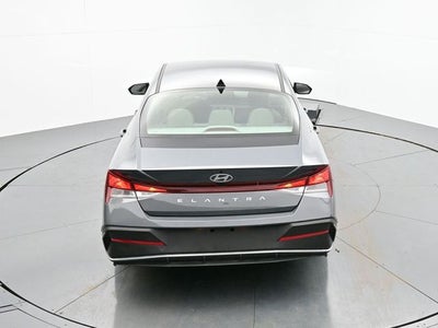 2025 Hyundai Elantra SE
